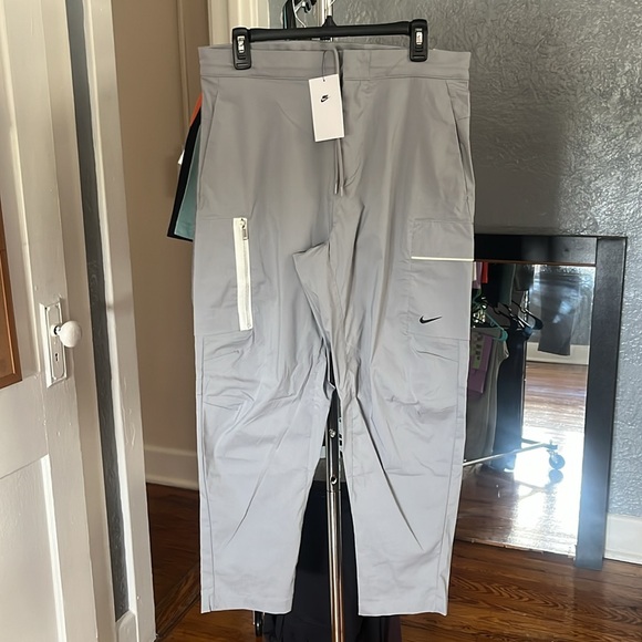 Men’s Nike Nylon Pants - Picture 2 of 3